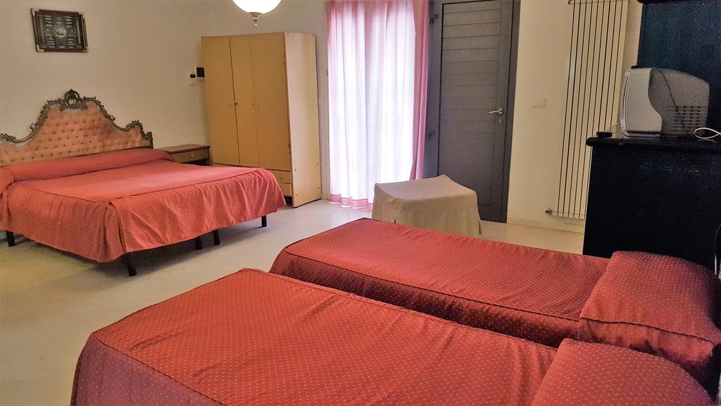 Hotel Bengasi ริมินี ภายนอก รูปภาพ