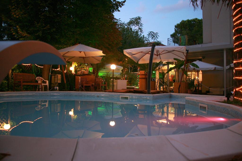 Hotel Bengasi ริมินี ภายนอก รูปภาพ