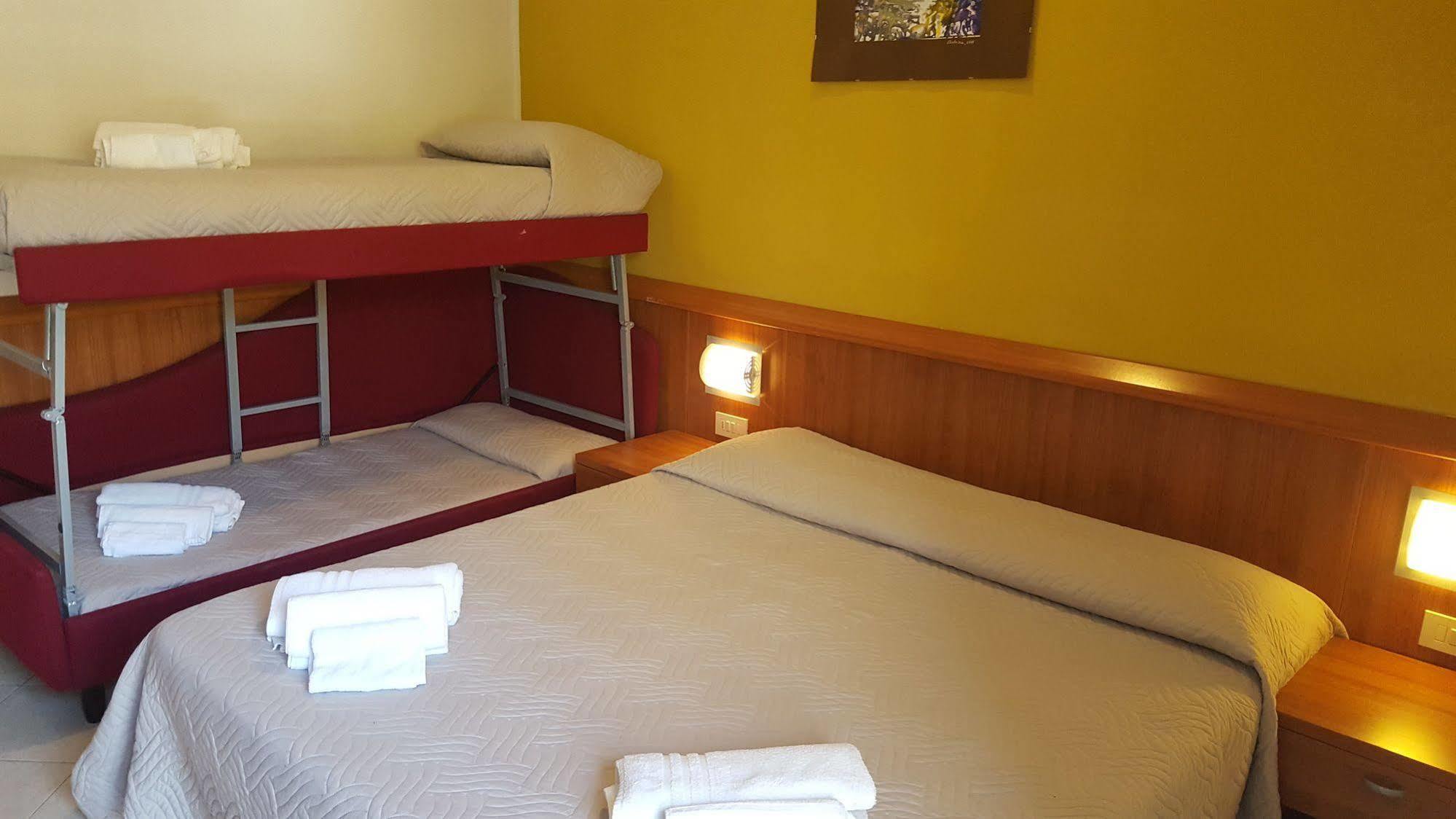 Hotel Bengasi ริมินี ภายนอก รูปภาพ